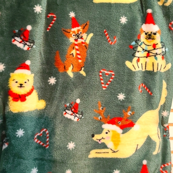 Dog Cat Pet themed Blanket Throw, super soft silky touch NWT 50"×60" Christmas - Picture 6 of 6